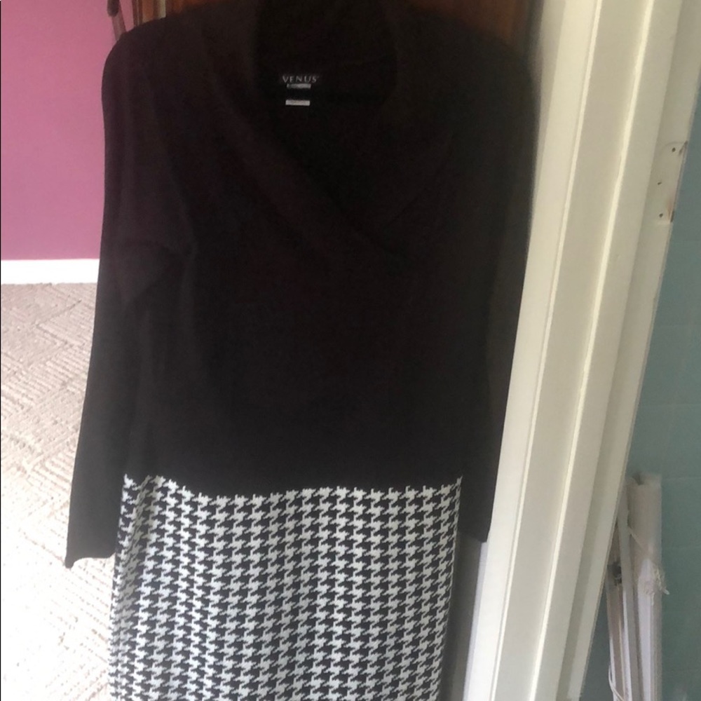 Dress - Picture 1 of 1